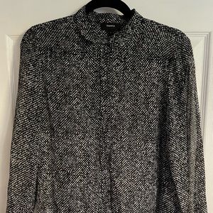 Theory button down